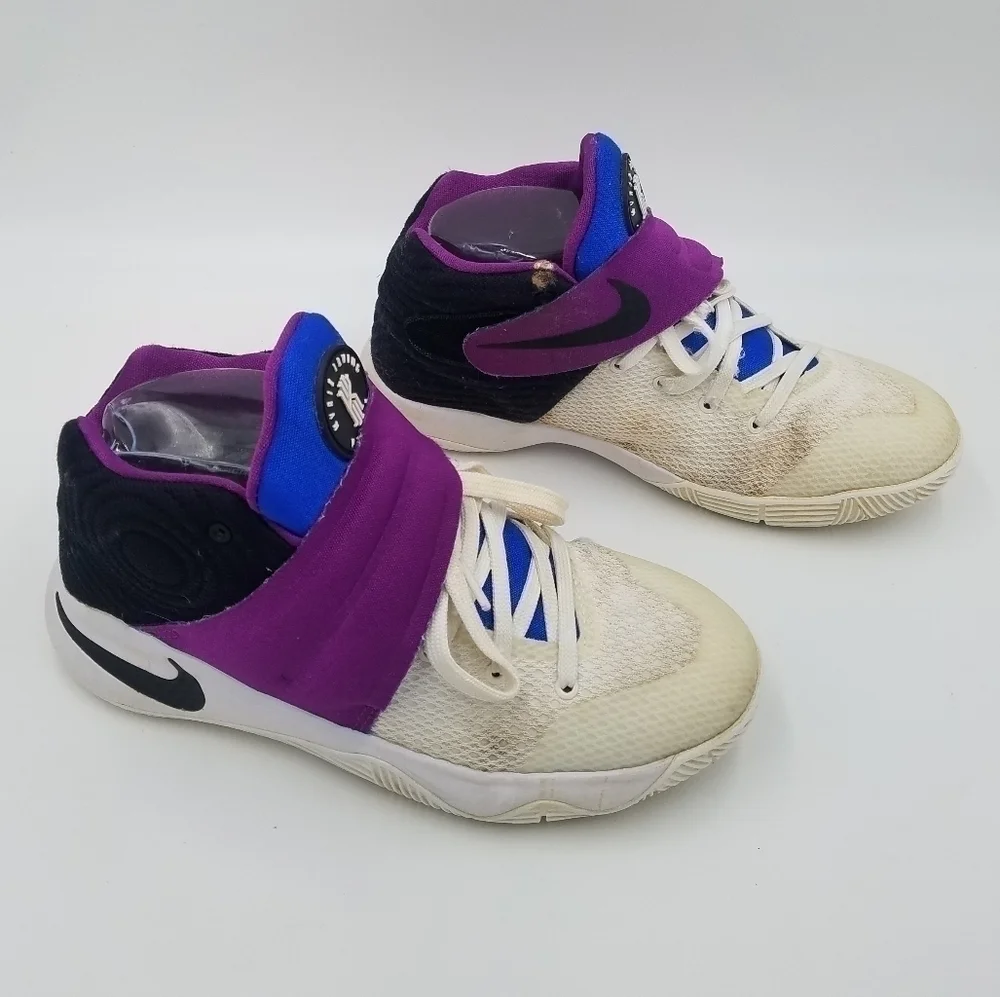 Nike Kyrie Irving Basketball Kyrie 2 Kyrache Sneaker Shoe 4.5Y Youth